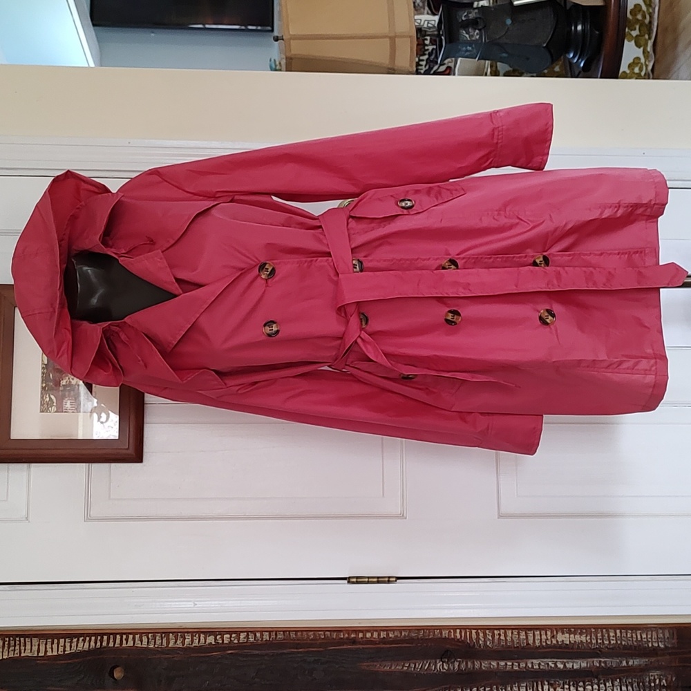 Lightweight Pink Spring Rain Coat. S/M Pockets, Belted, Detachable Hood
